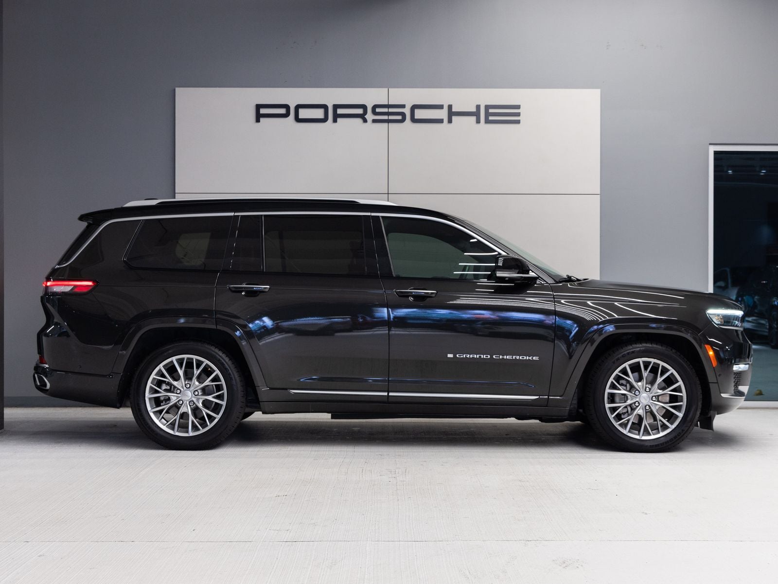 2022 Jeep Grand Cherokee L Summit