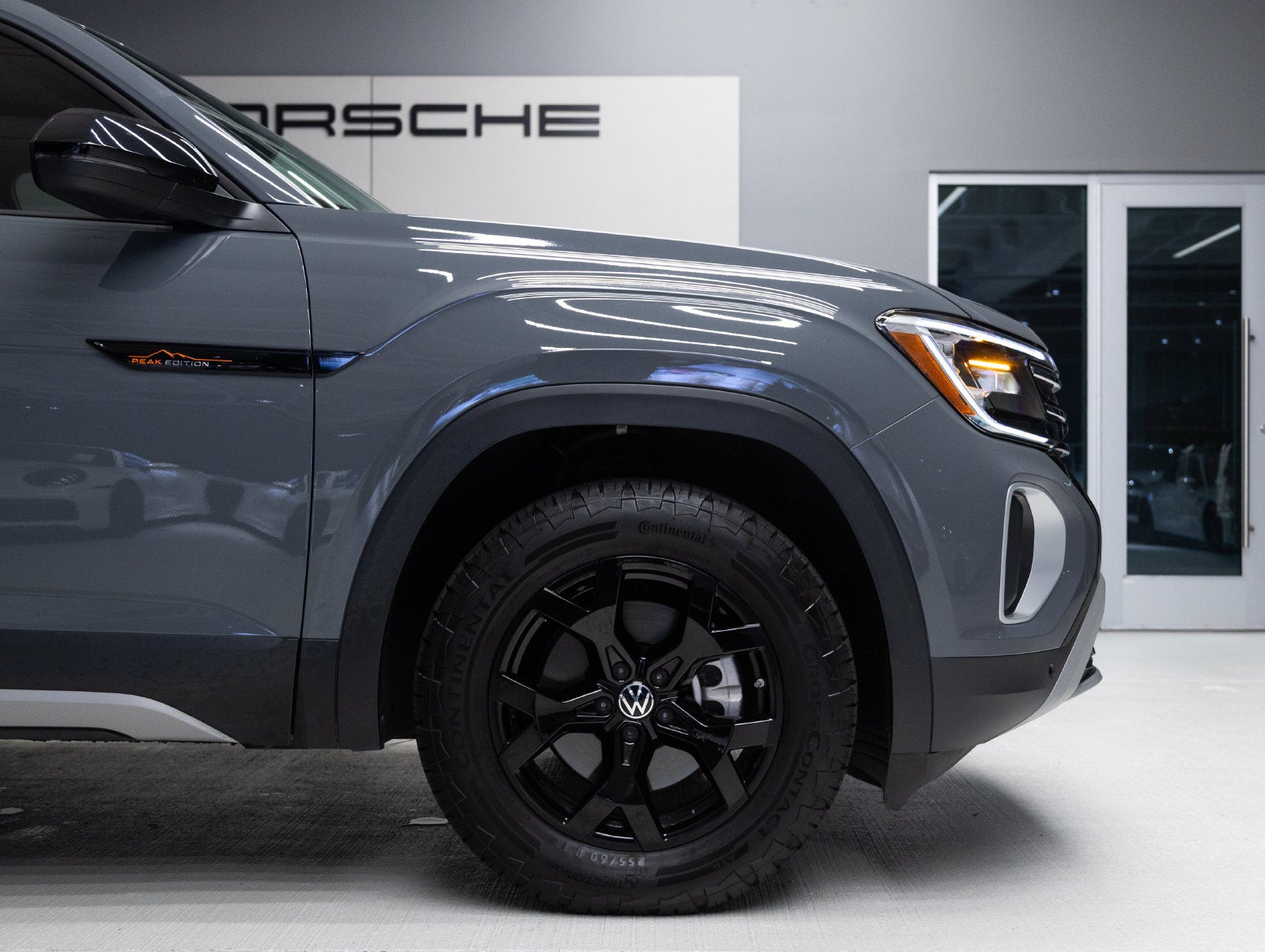 2025 Volkswagen Atlas 2.0T Peak Edition