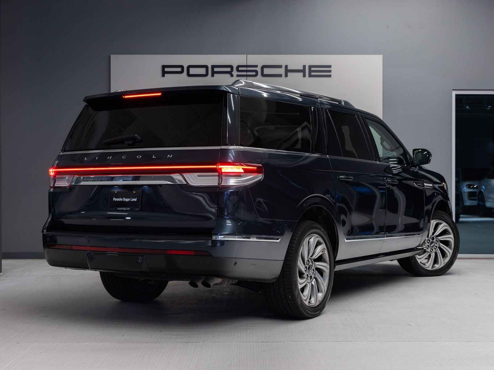 2022 Lincoln Navigator L Reserve