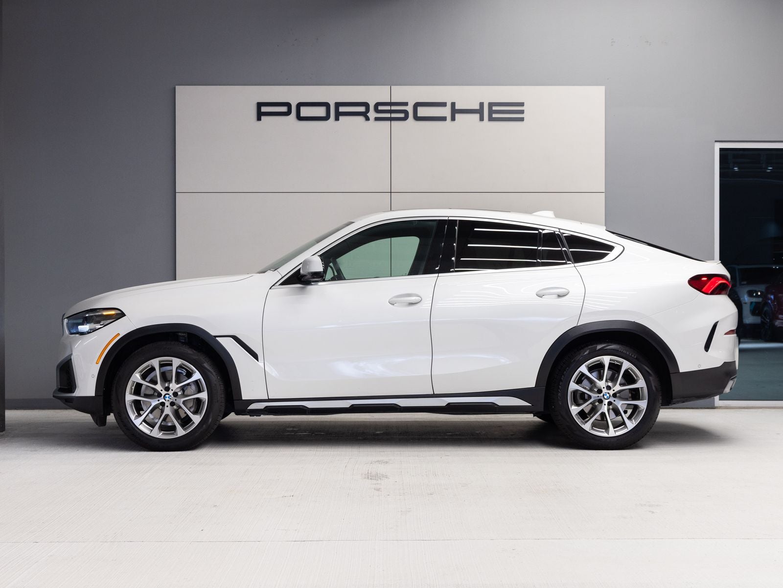 2023 BMW X6 xDrive40i