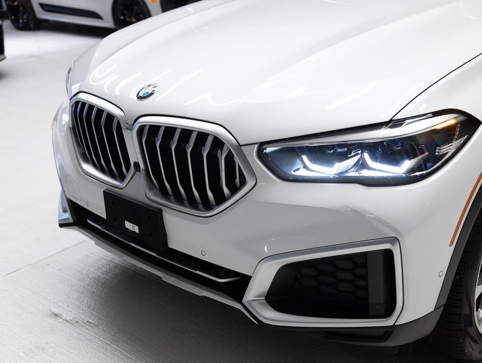 2023 BMW X6 xDrive40i