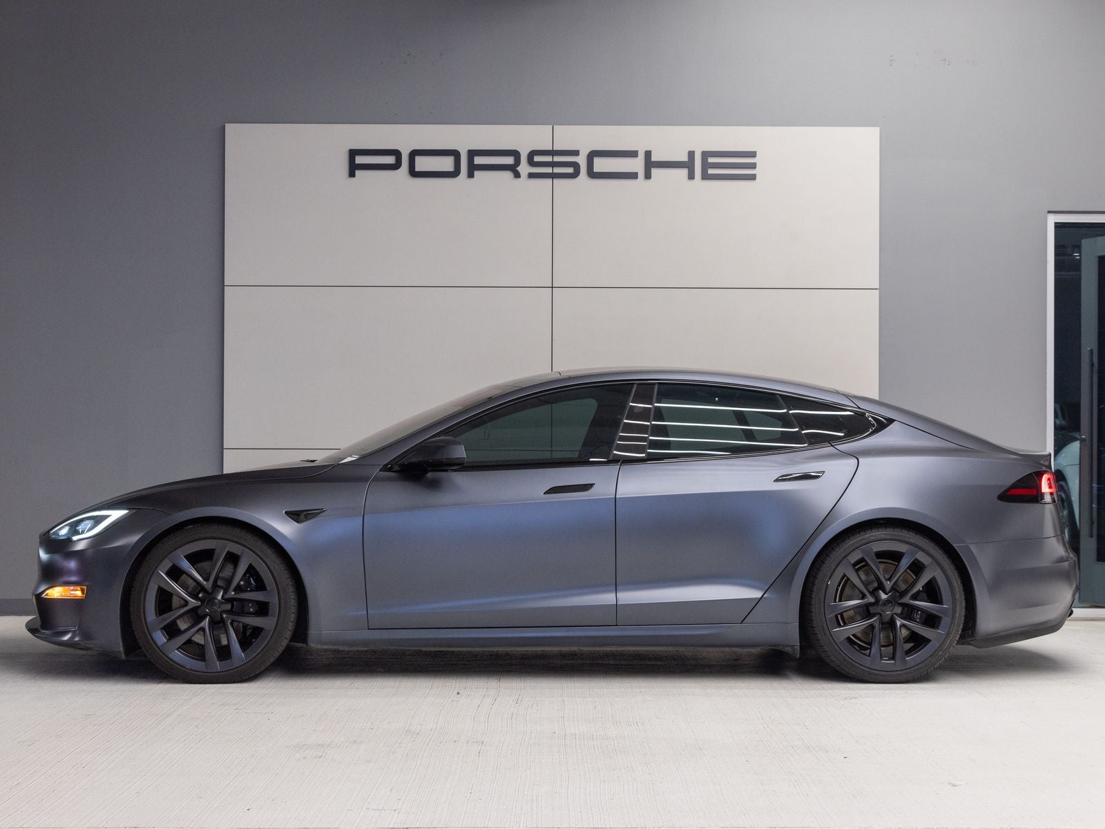 2023 Tesla Model S Base