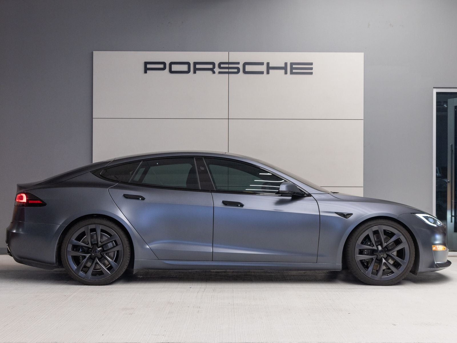 2023 Tesla Model S Base