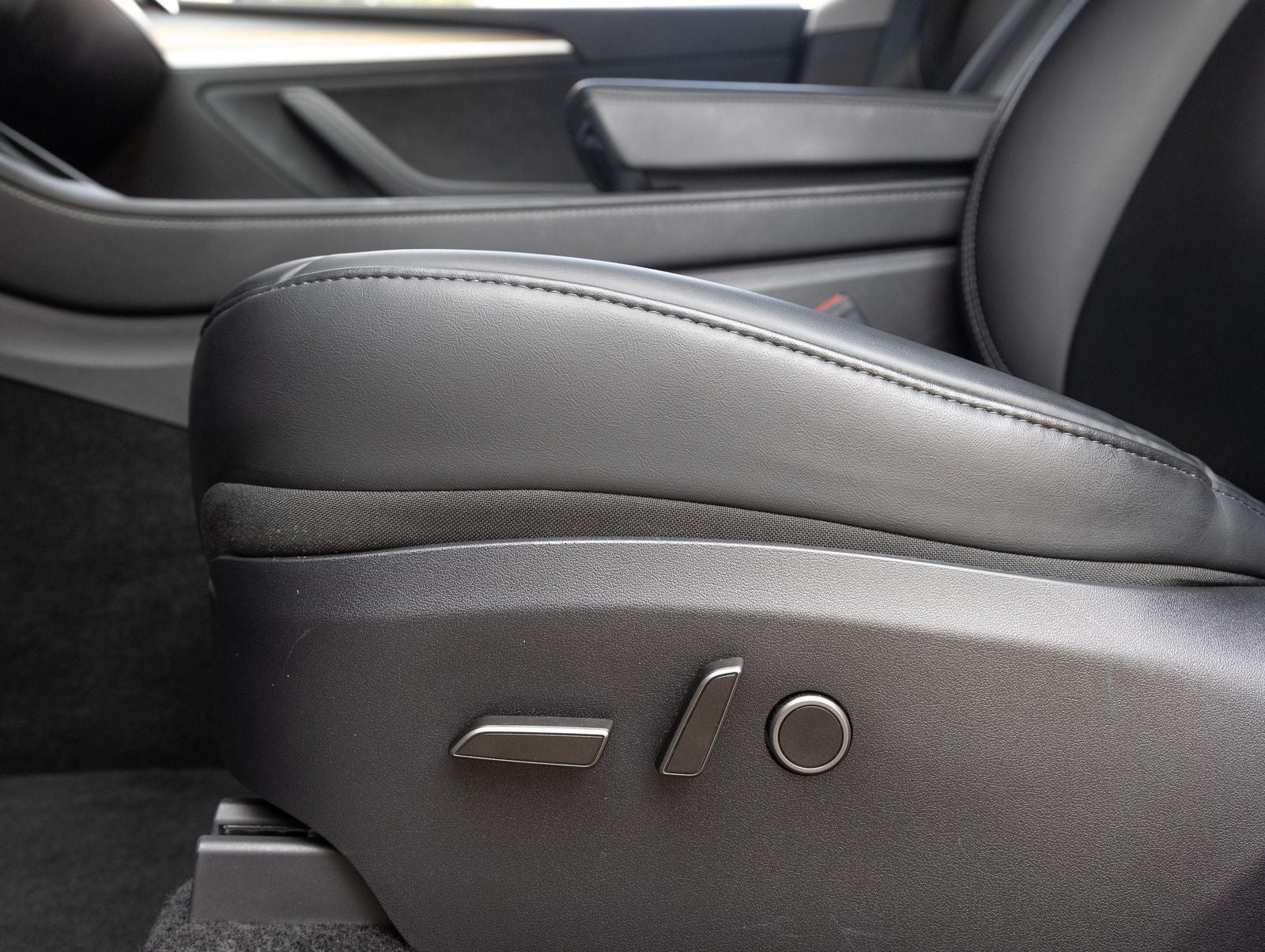 2024 Tesla Model Y Base