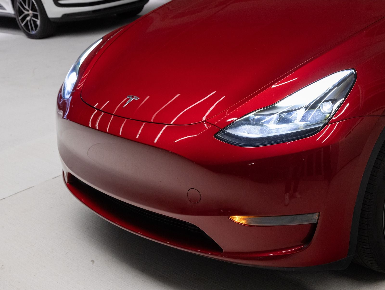 2024 Tesla Model Y Base