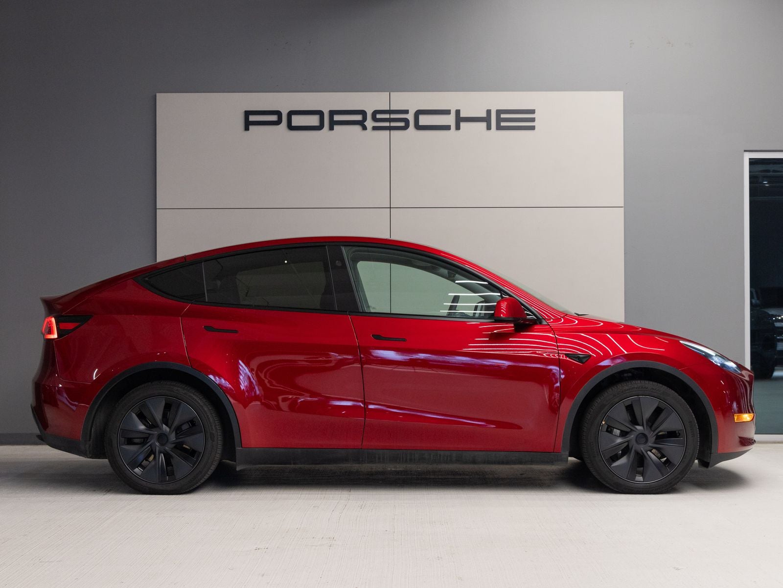 2024 Tesla Model Y Base