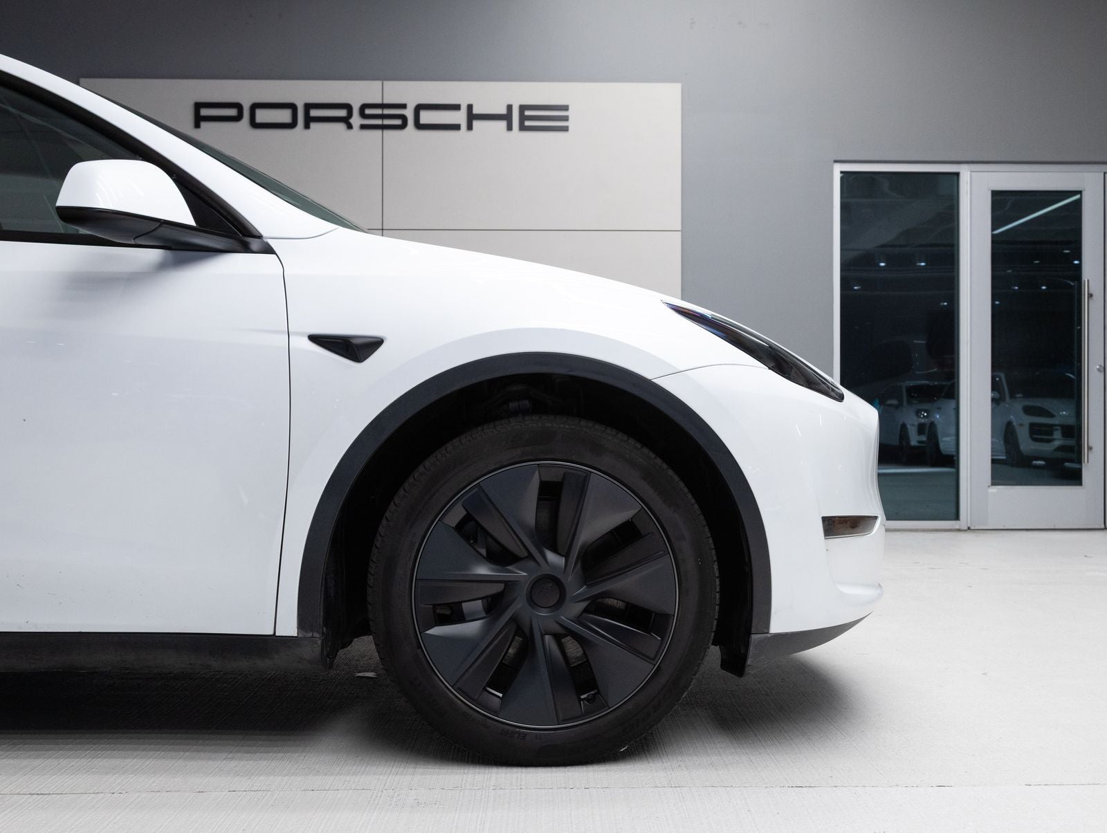 2024 Tesla Model Y Base