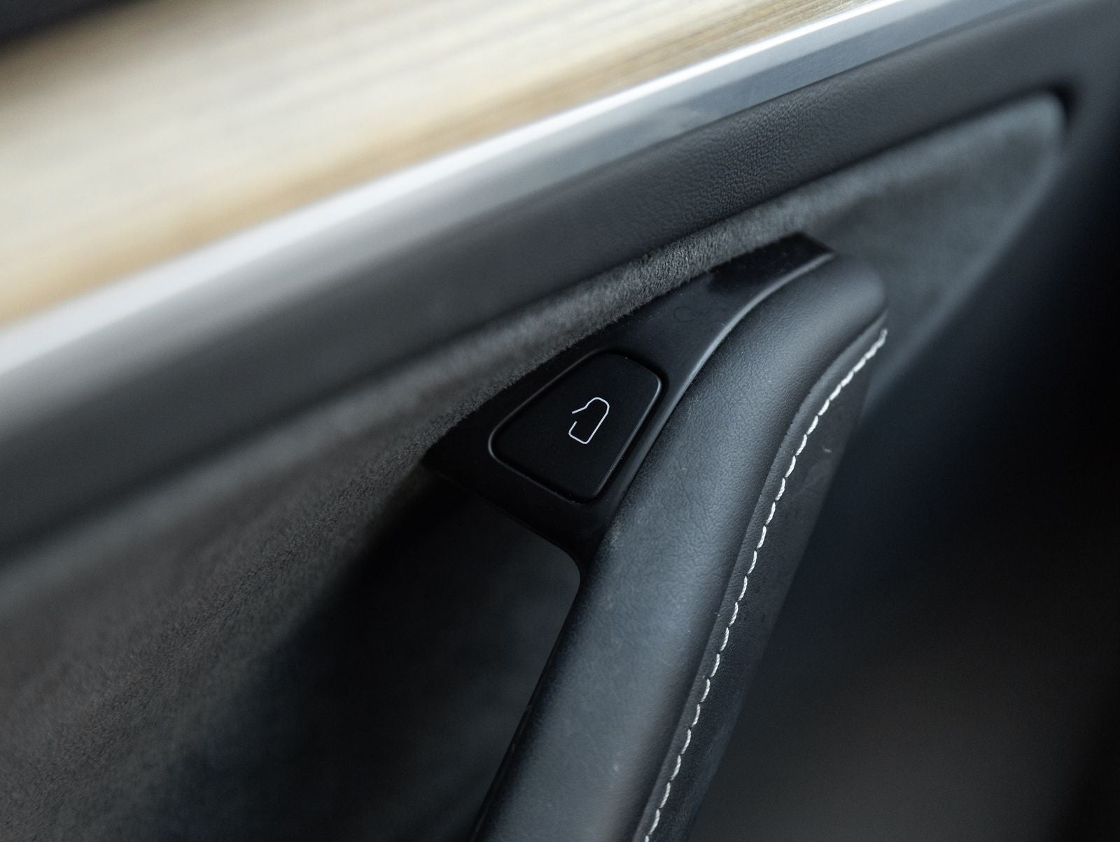 2024 Tesla Model Y Base
