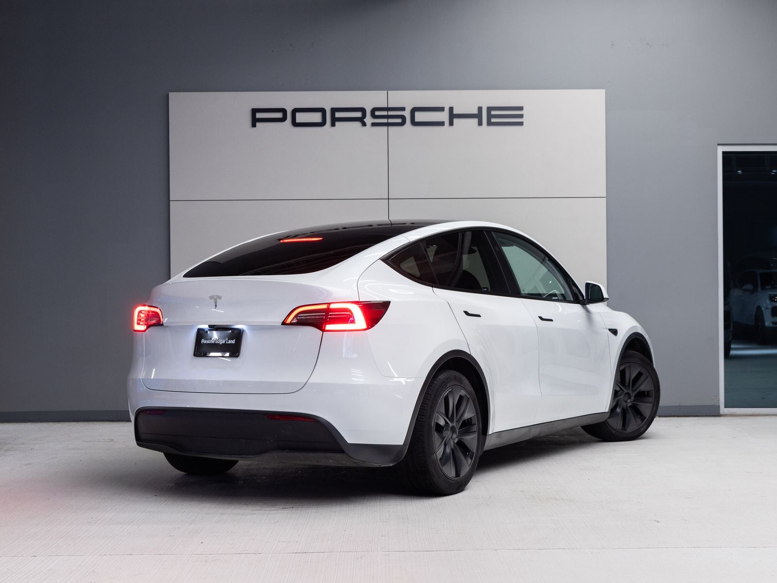 2024 Tesla Model Y Base