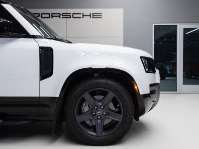 2025 Land Rover Defender 110 X-Dynamic SE