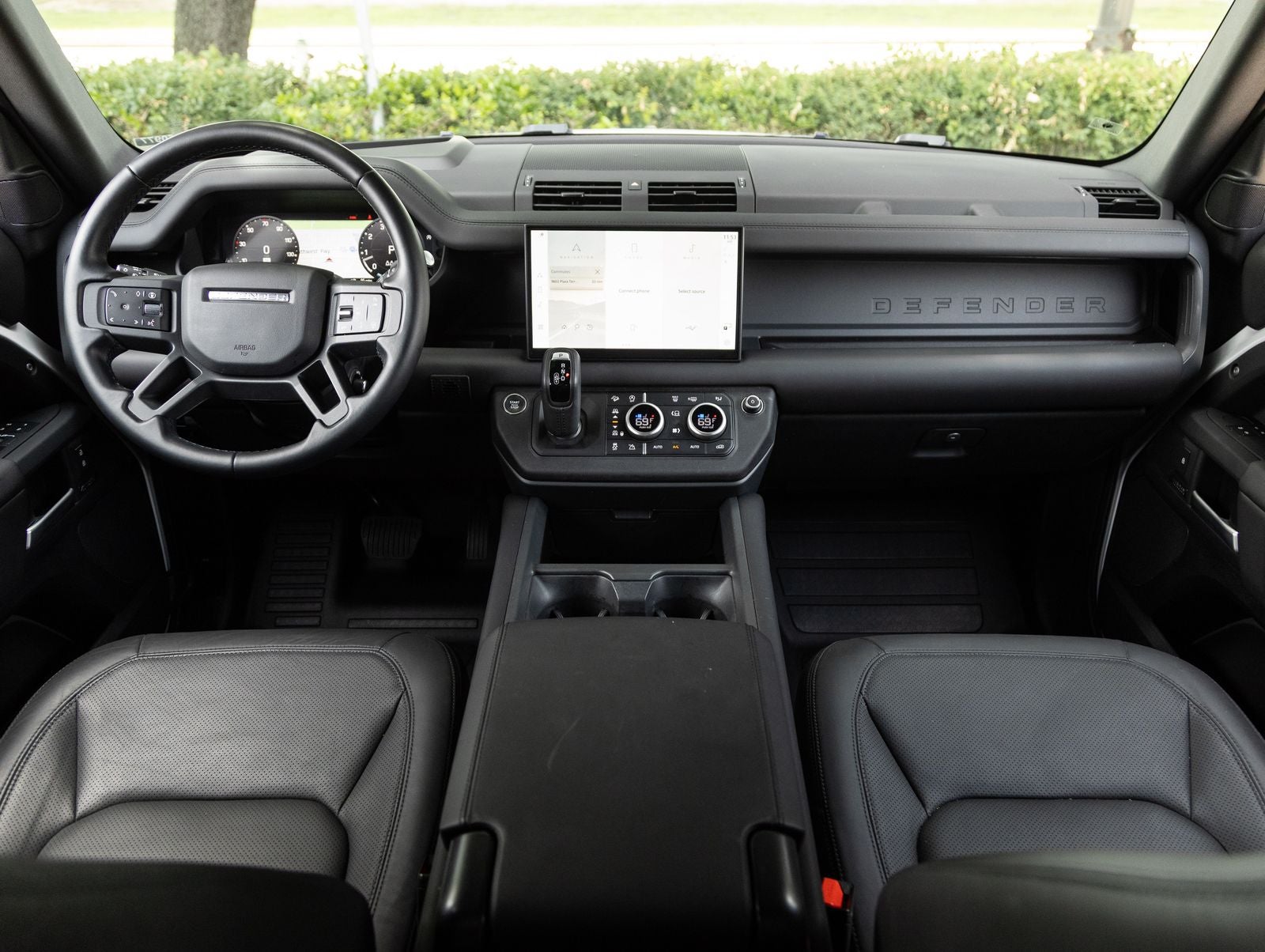 2025 Land Rover Defender 110 X-Dynamic SE