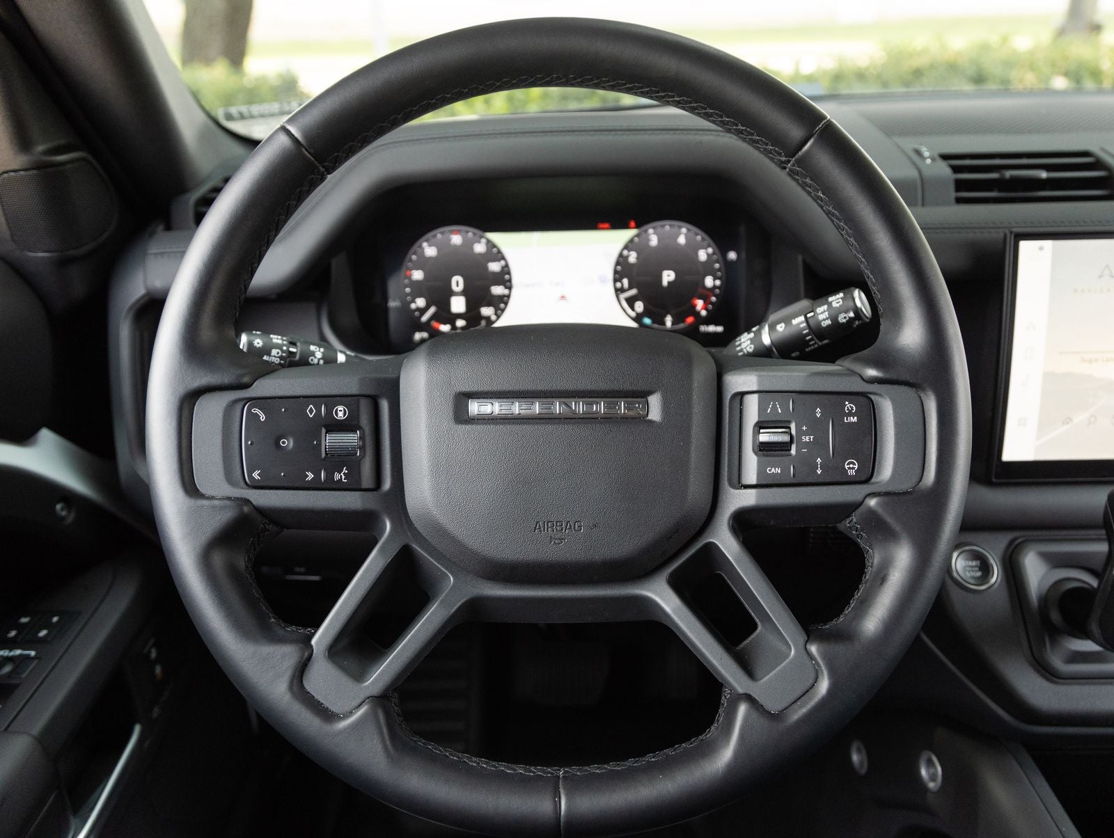 2025 Land Rover Defender 110 X-Dynamic SE