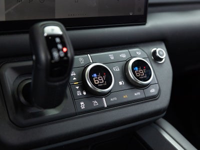 2025 Land Rover Defender 110 X-Dynamic SE
