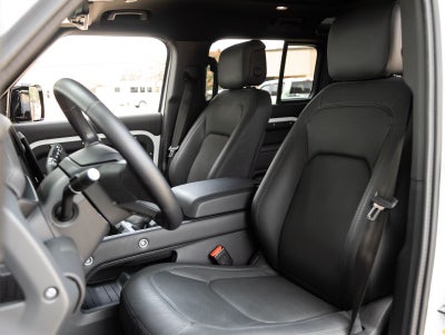 2025 Land Rover Defender 110 X-Dynamic SE