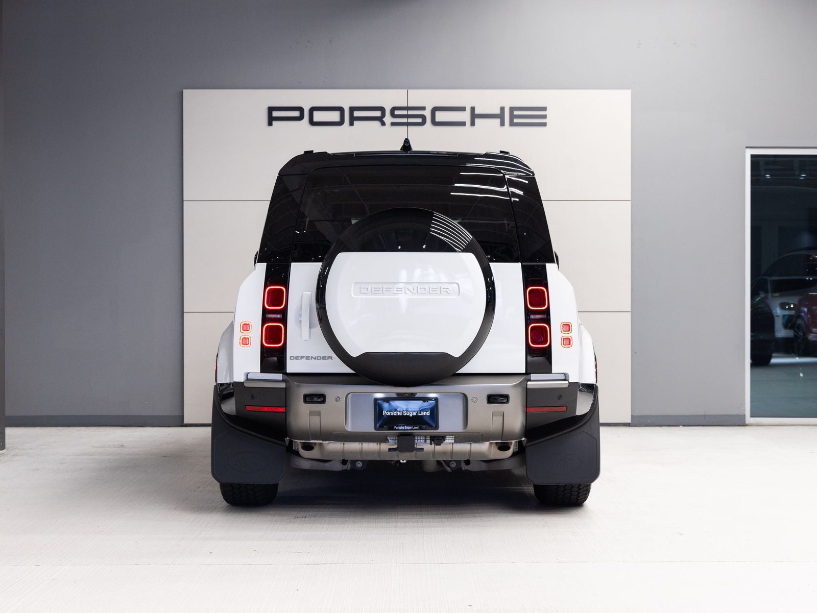 2025 Land Rover Defender 110 X-Dynamic SE