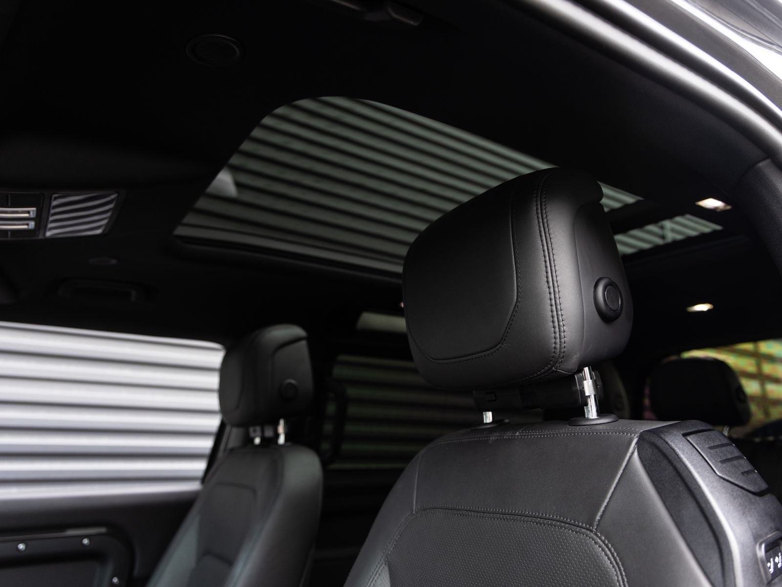2024 Land Rover Defender 90 Carpathian Edition