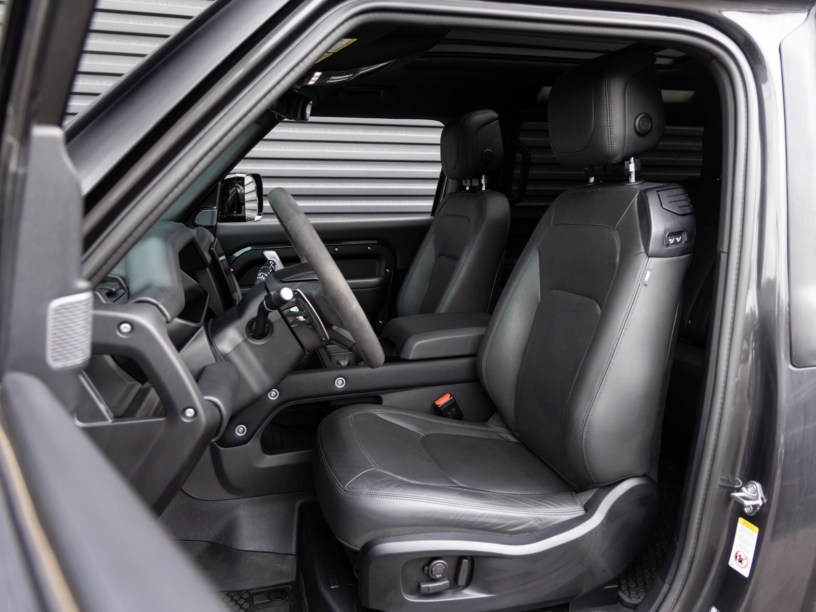 2024 Land Rover Defender 90 Carpathian Edition
