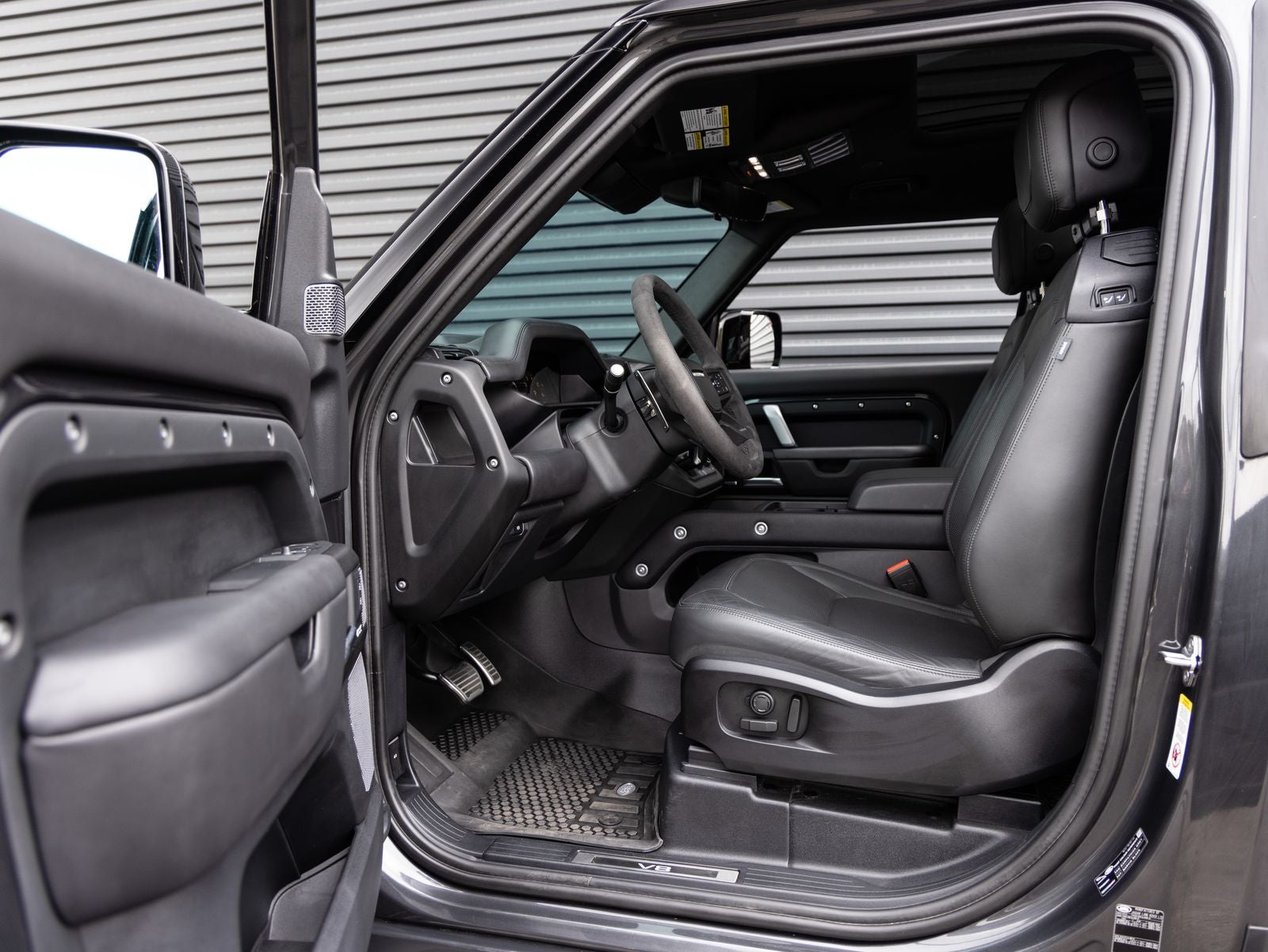 2024 Land Rover Defender 90 Carpathian Edition