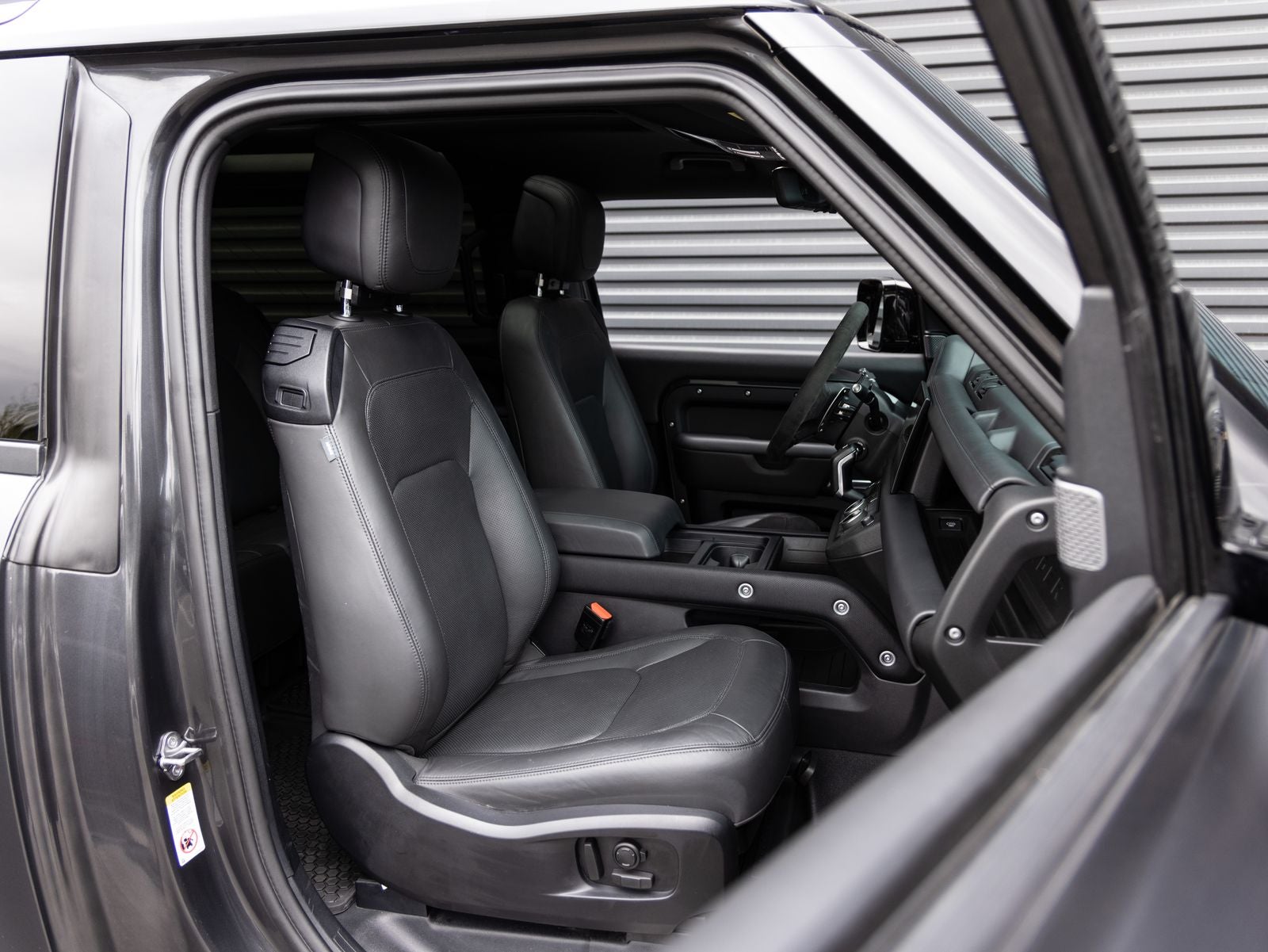 2024 Land Rover Defender 90 Carpathian Edition
