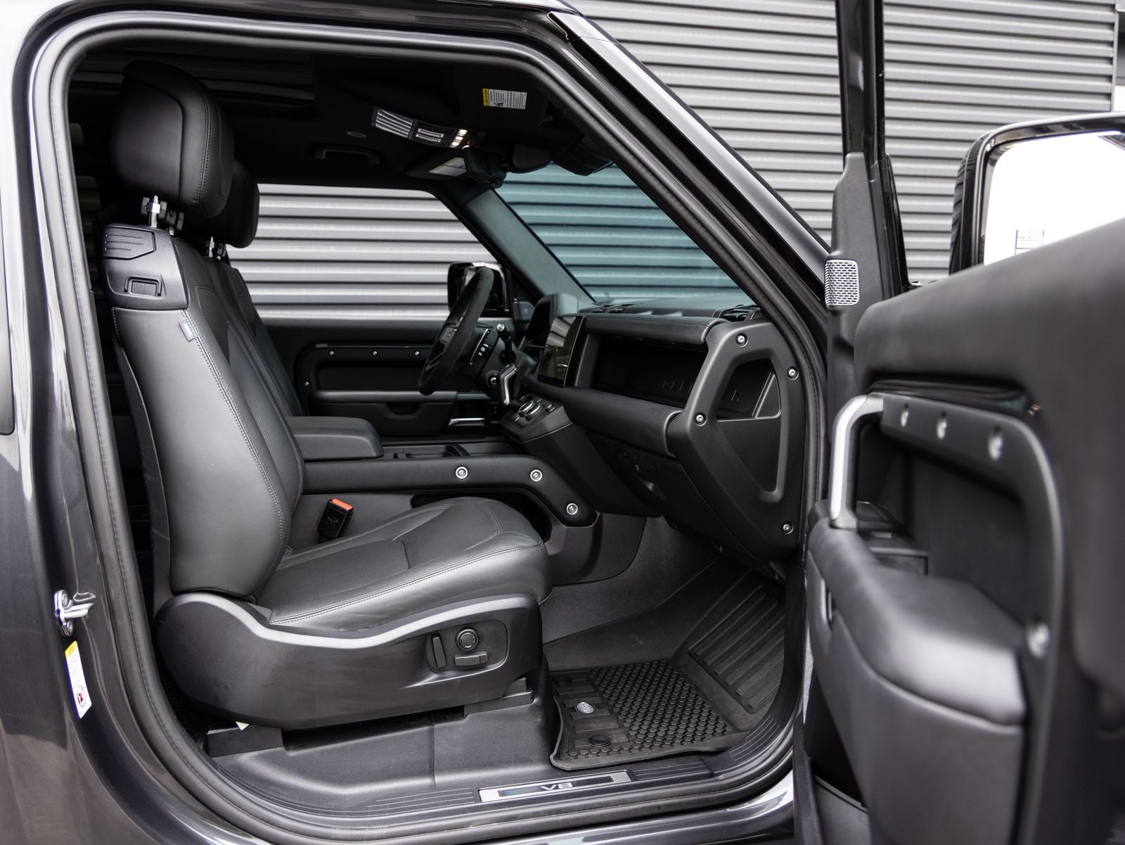 2024 Land Rover Defender 90 Carpathian Edition