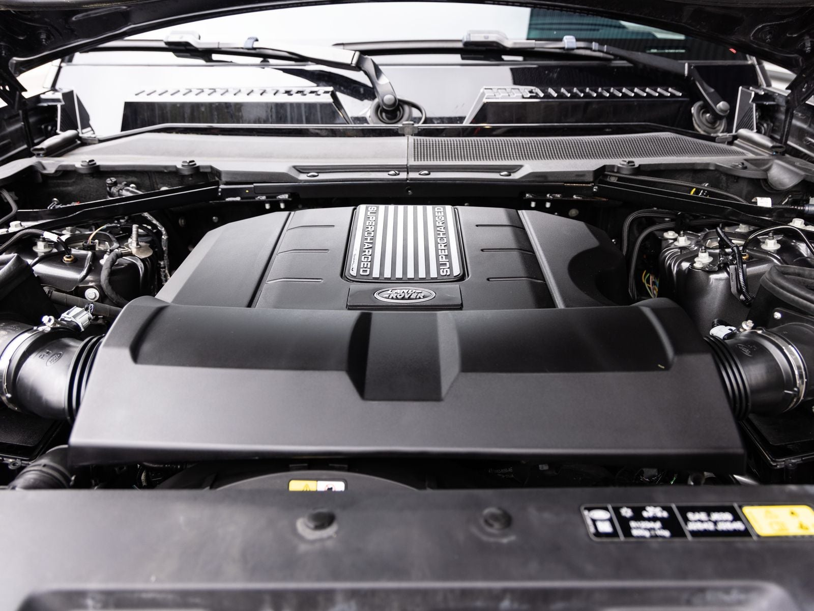 2024 Land Rover Defender 90 Carpathian Edition
