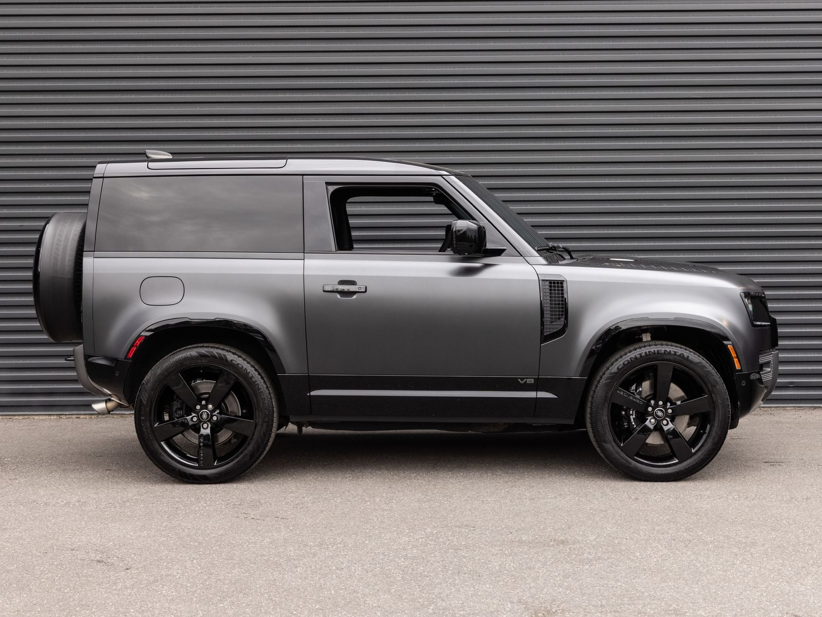2024 Land Rover Defender 90 Carpathian Edition