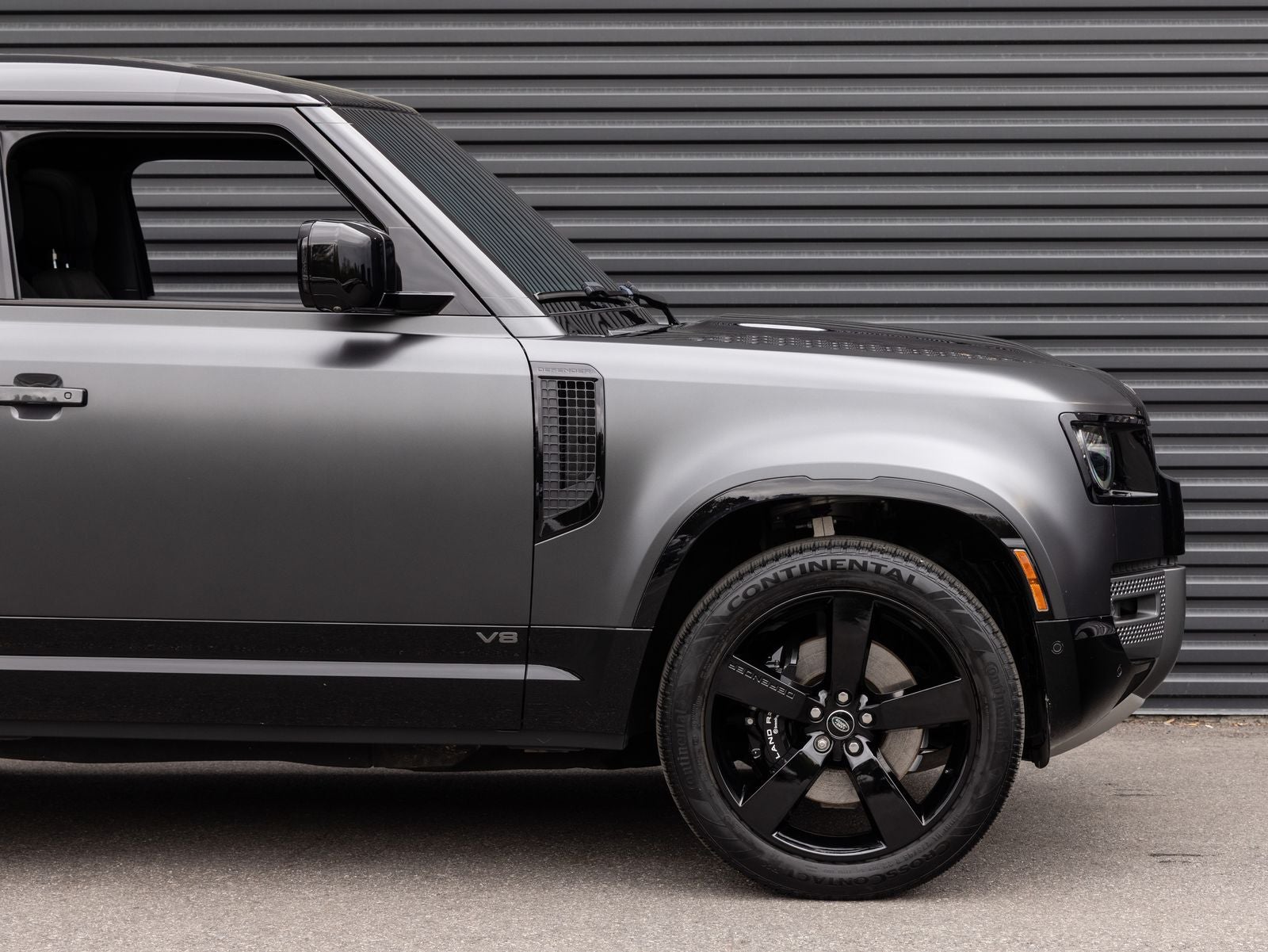2024 Land Rover Defender 90 Carpathian Edition