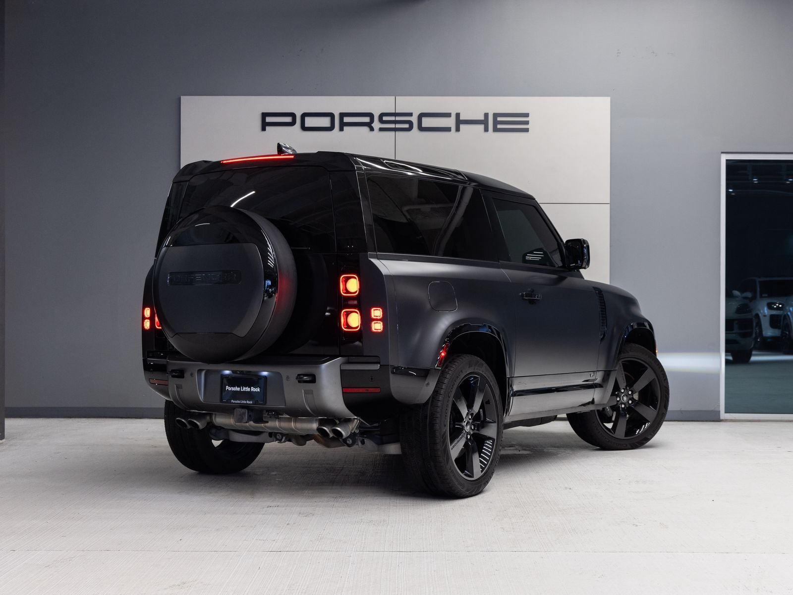 2024 Land Rover Defender 90 Carpathian Edition