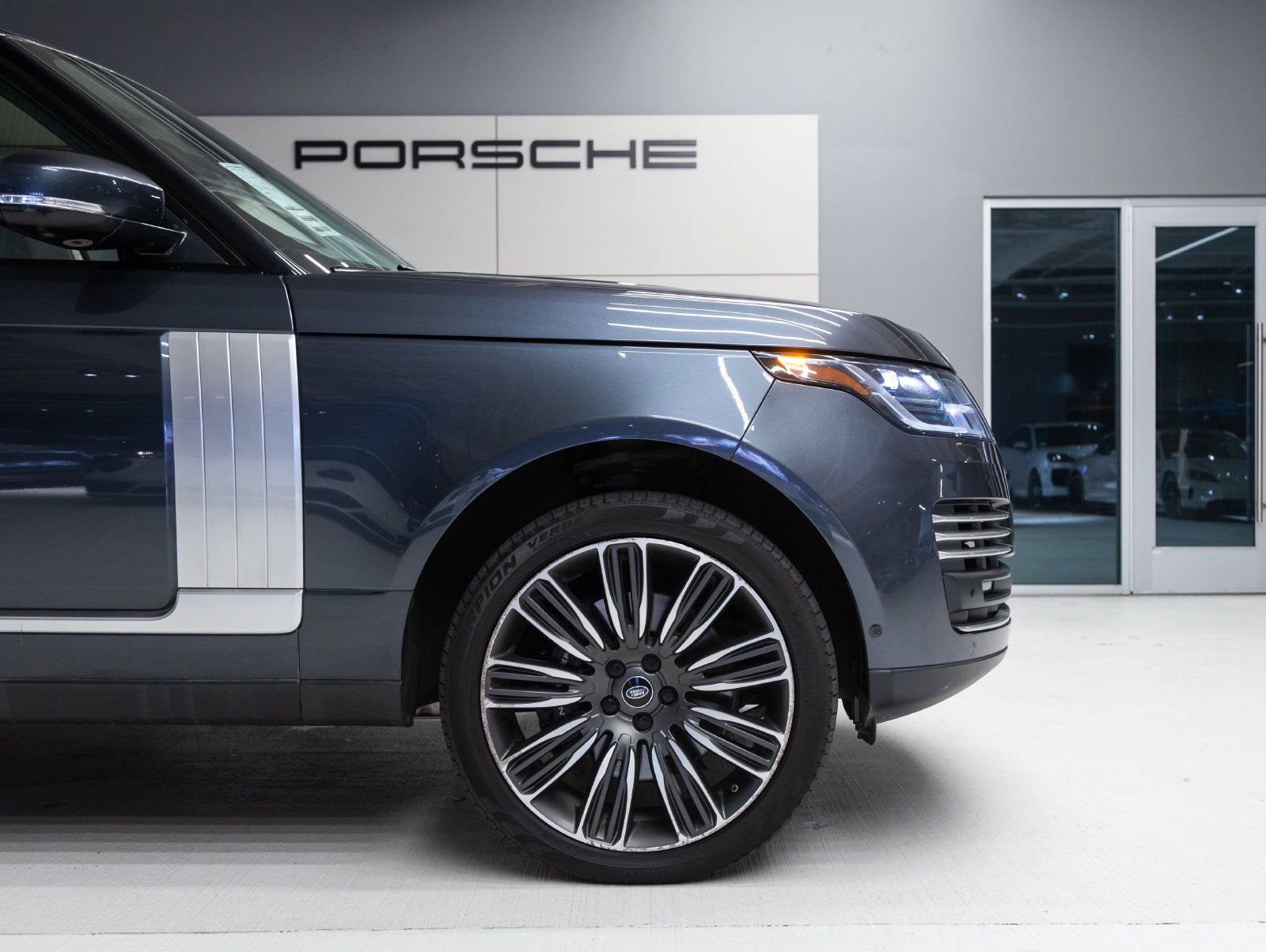 2021 Land Rover Range Rover Autobiography