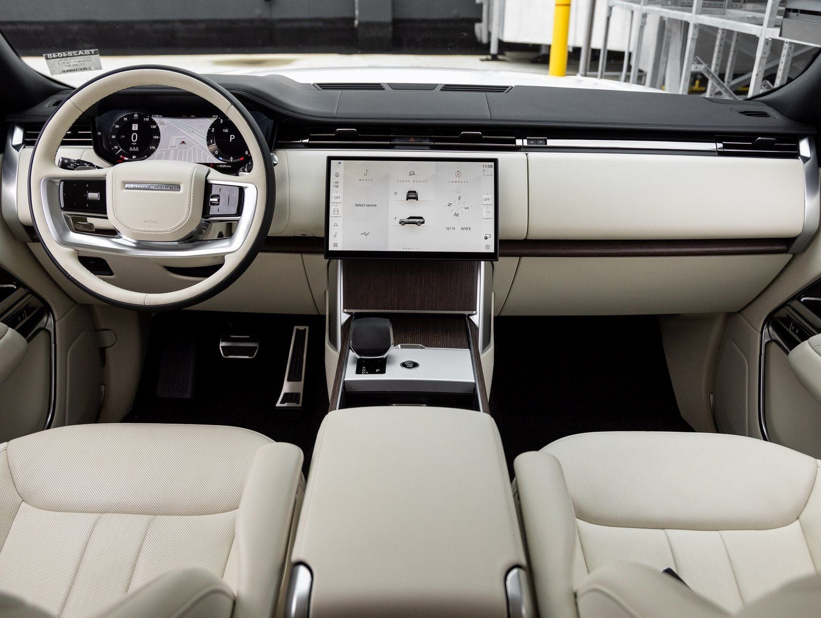 2025 Land Rover Range Rover SE