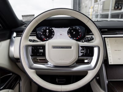 2025 Land Rover Range Rover SE