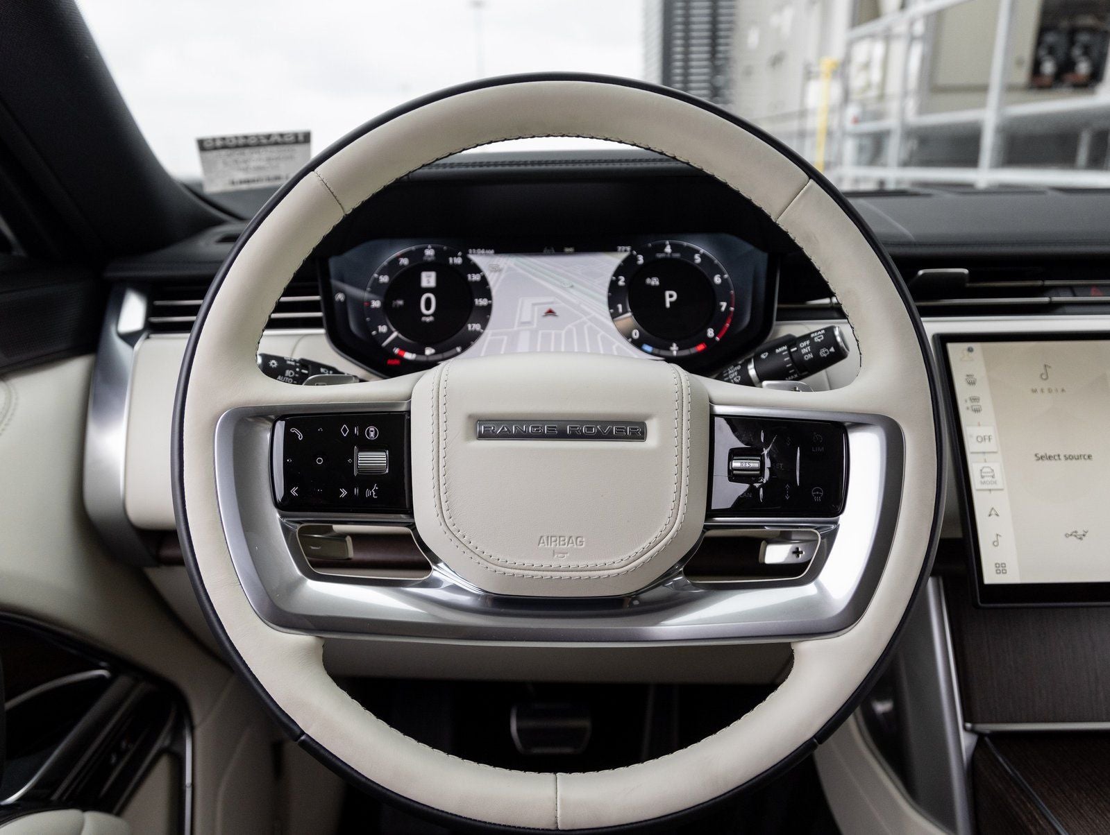 2025 Land Rover Range Rover SE