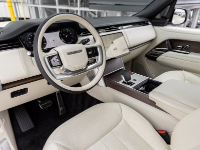 2025 Land Rover Range Rover SE