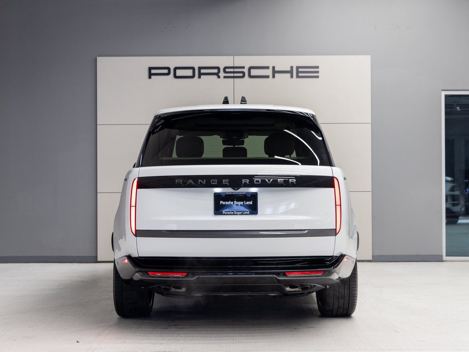 2025 Land Rover Range Rover SE