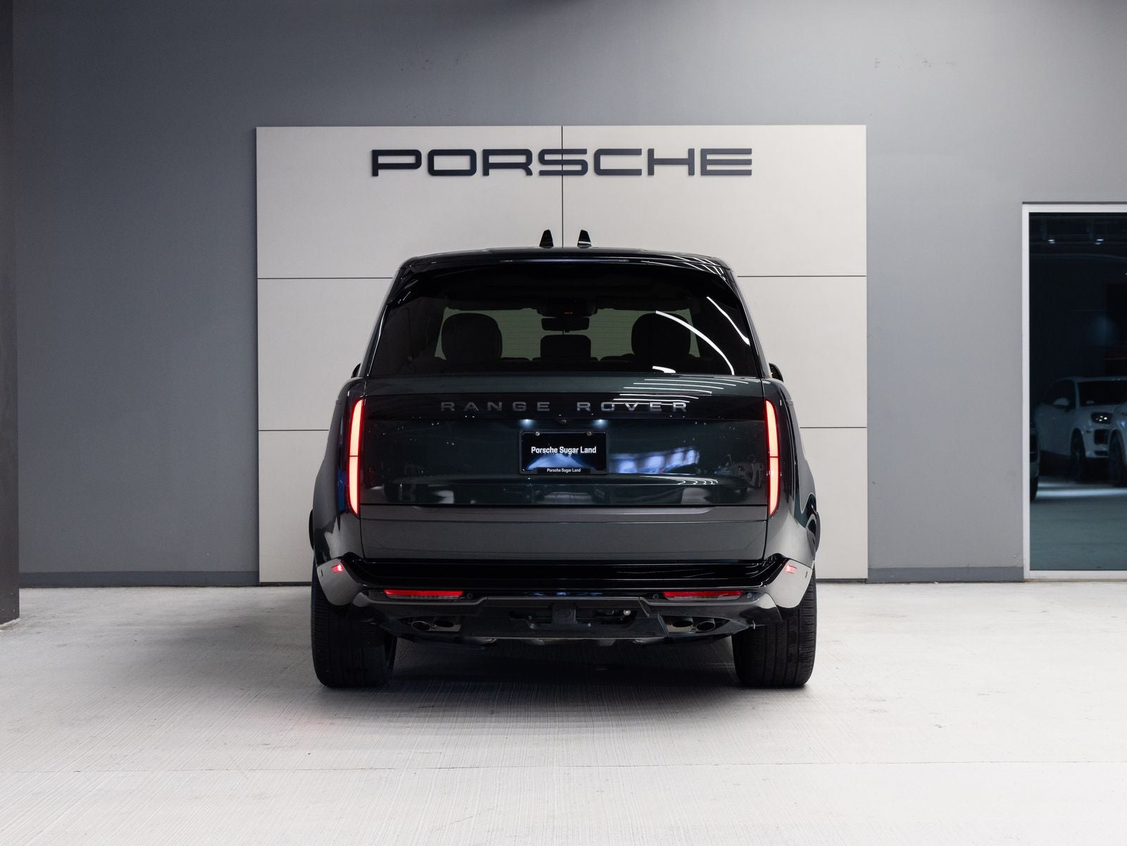 2025 Land Rover Range Rover SE
