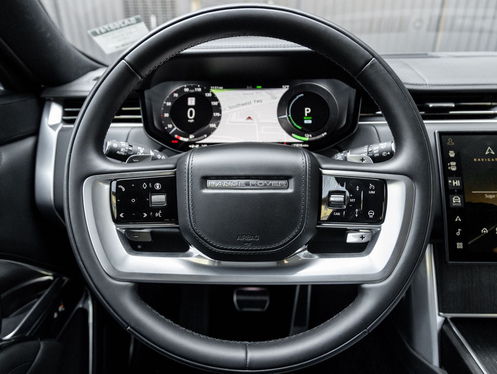 2025 Land Rover Range Rover Plug-In Hybrid SE