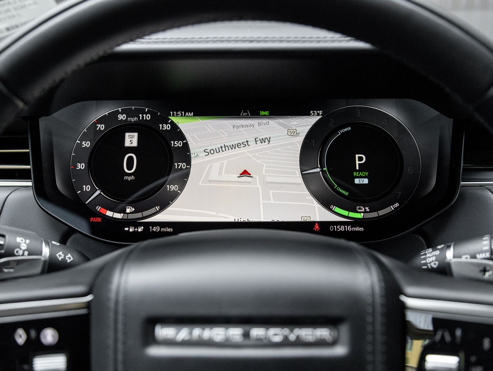 2025 Land Rover Range Rover Plug-In Hybrid SE