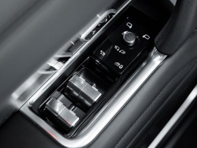 2025 Land Rover Range Rover Plug-In Hybrid SE