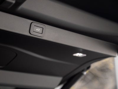 2025 Land Rover Range Rover Plug-In Hybrid SE