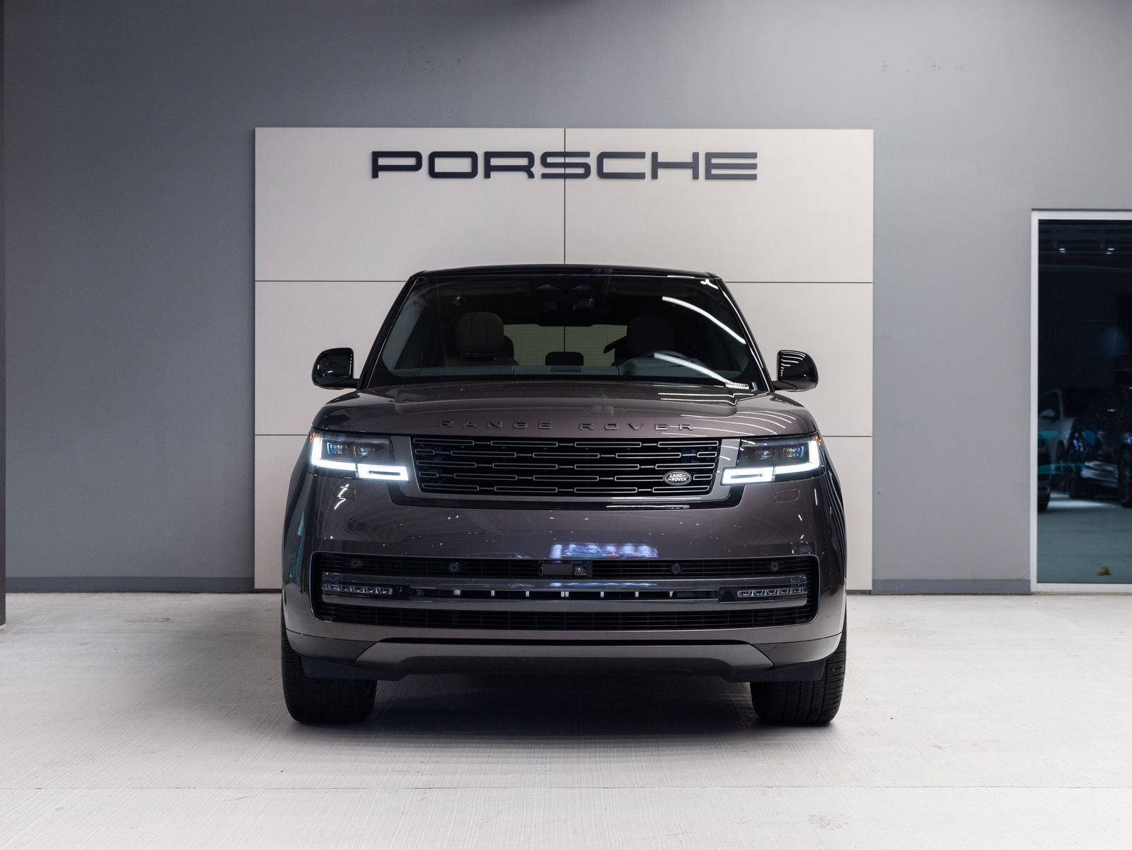 2026 Land Rover Range Rover Plug-In Hybrid SE