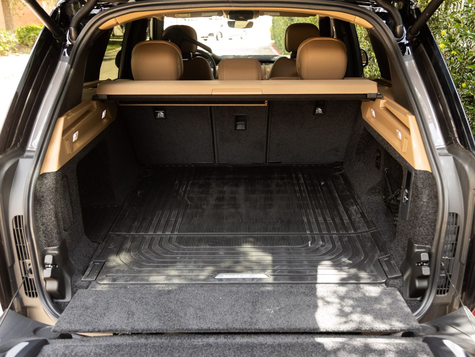 2026 Land Rover Range Rover Plug-In Hybrid SE