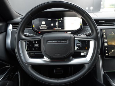 2025 Land Rover Range Rover SE