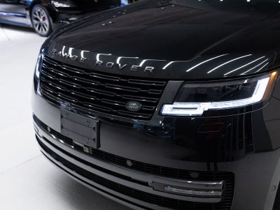 2025 Land Rover Range Rover SE
