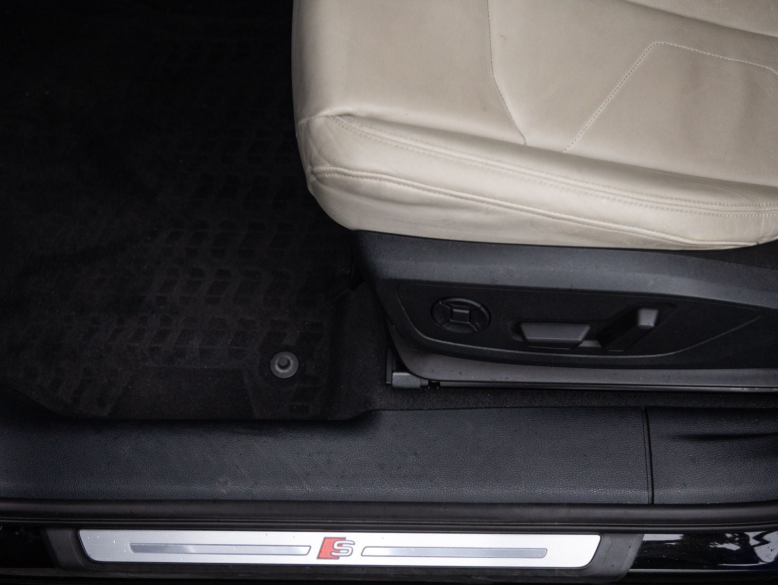 2021 Audi Q3 S line Premium Plus