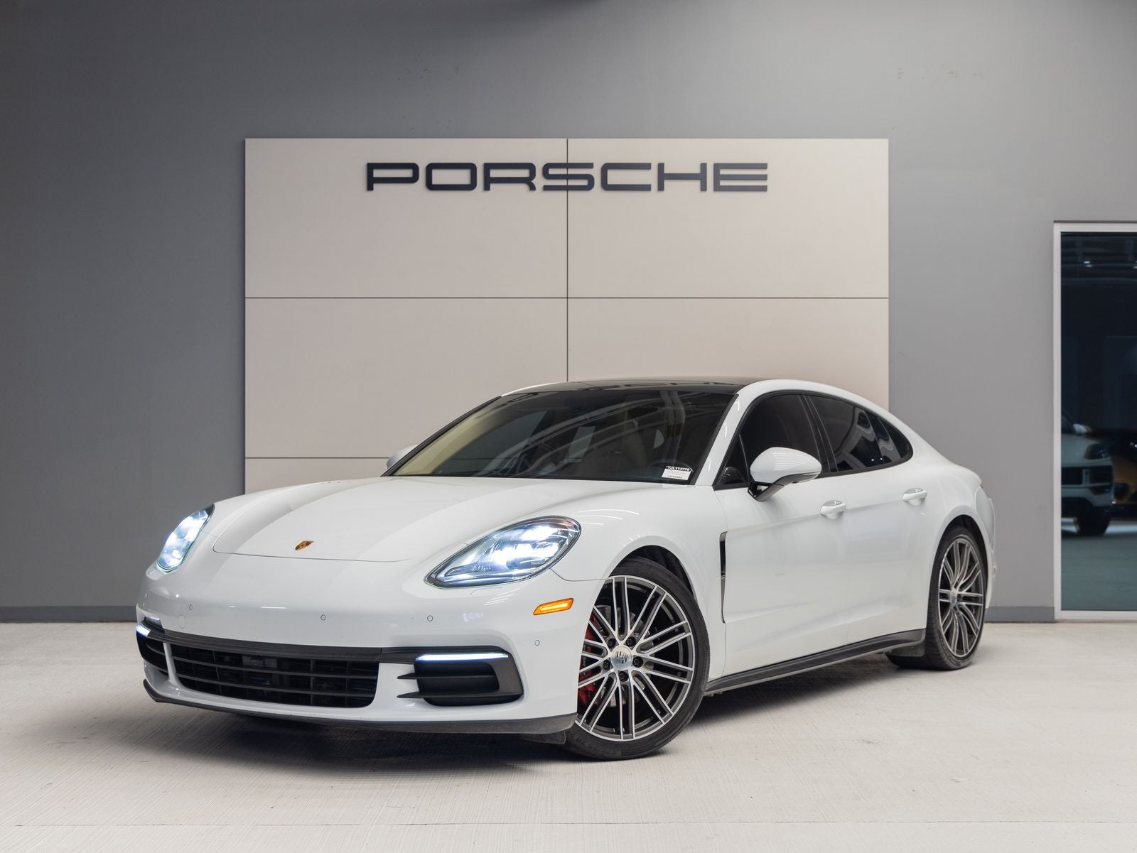 2018 Porsche Panamera Base