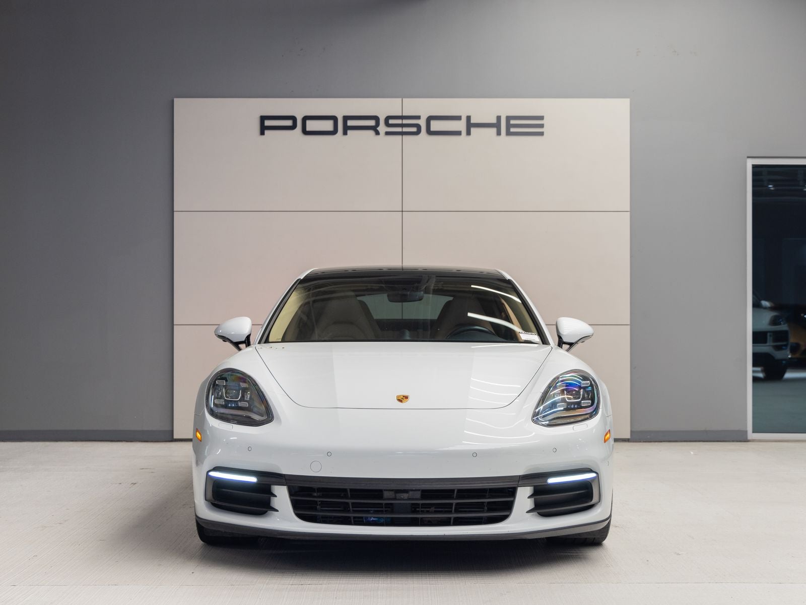 2018 Porsche Panamera Base