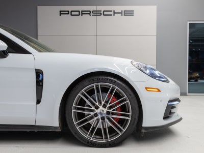 2018 Porsche Panamera Base