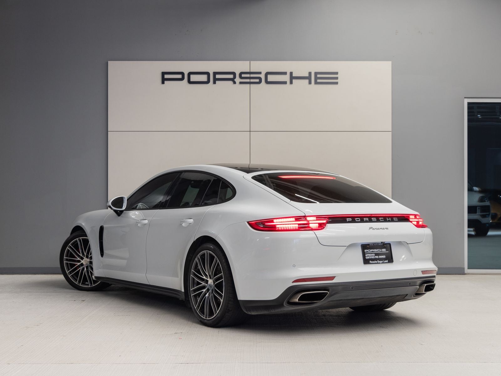 2018 Porsche Panamera Base