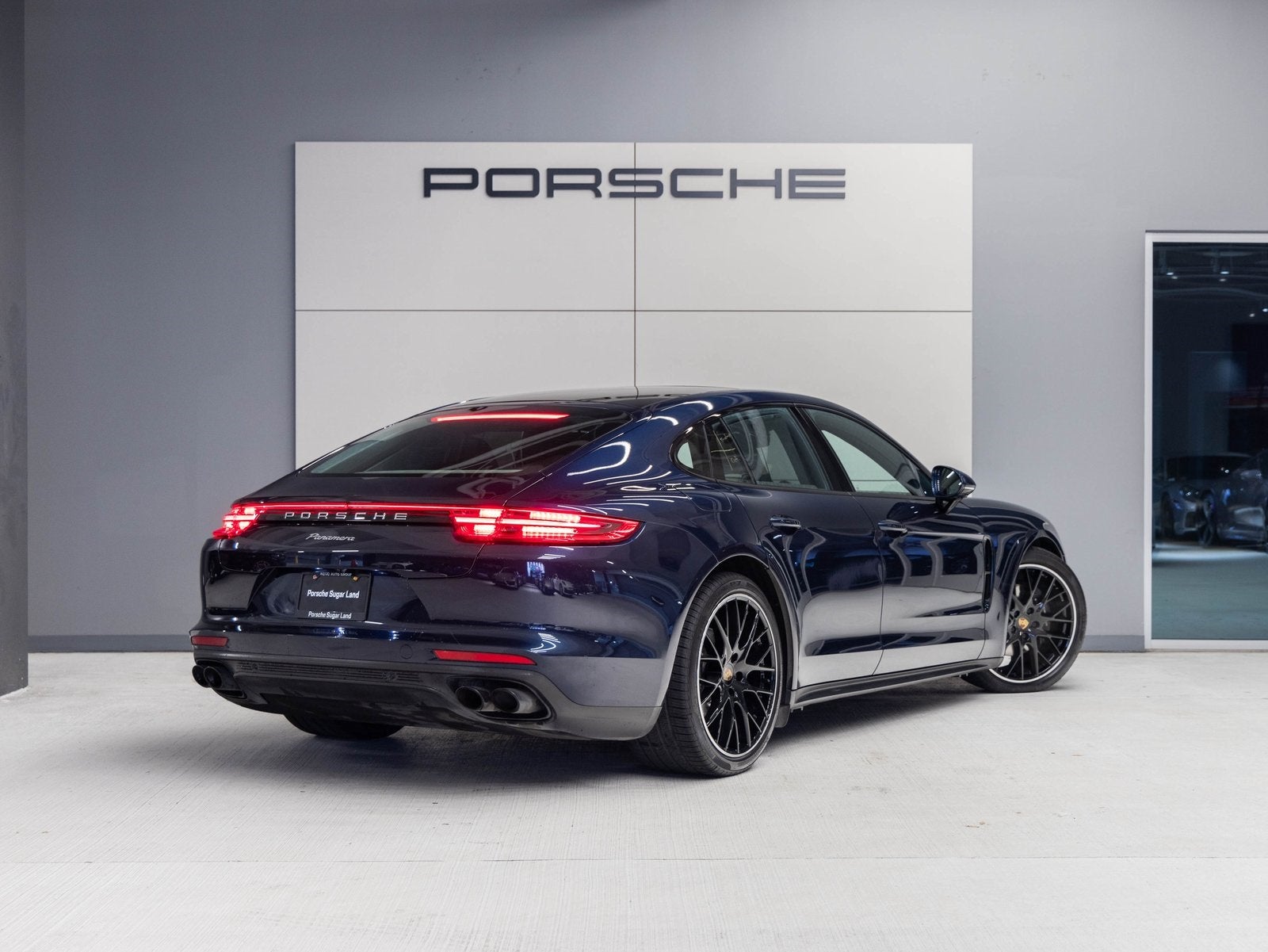 2020 Porsche Panamera Panamera