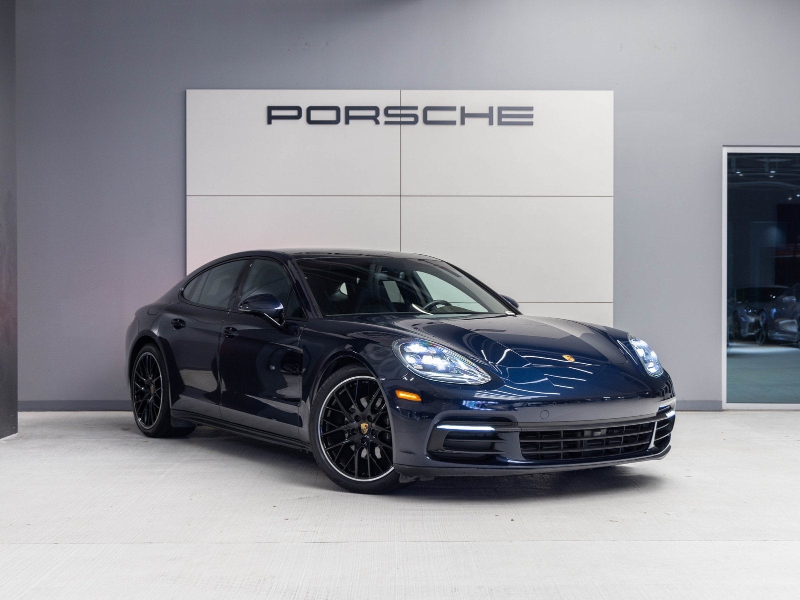 2020 Porsche Panamera Panamera
